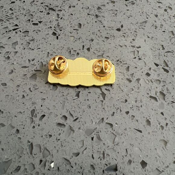 Razer Cloud Gaming Controller Rare Collectible Lapel Pin - Picture 2 of 2